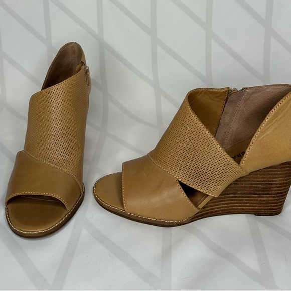 Lucky Brand Shoes - Lucky Brand Womens Jedrek Leather Peep Toe Wedge Boots EUC. Size 9.5